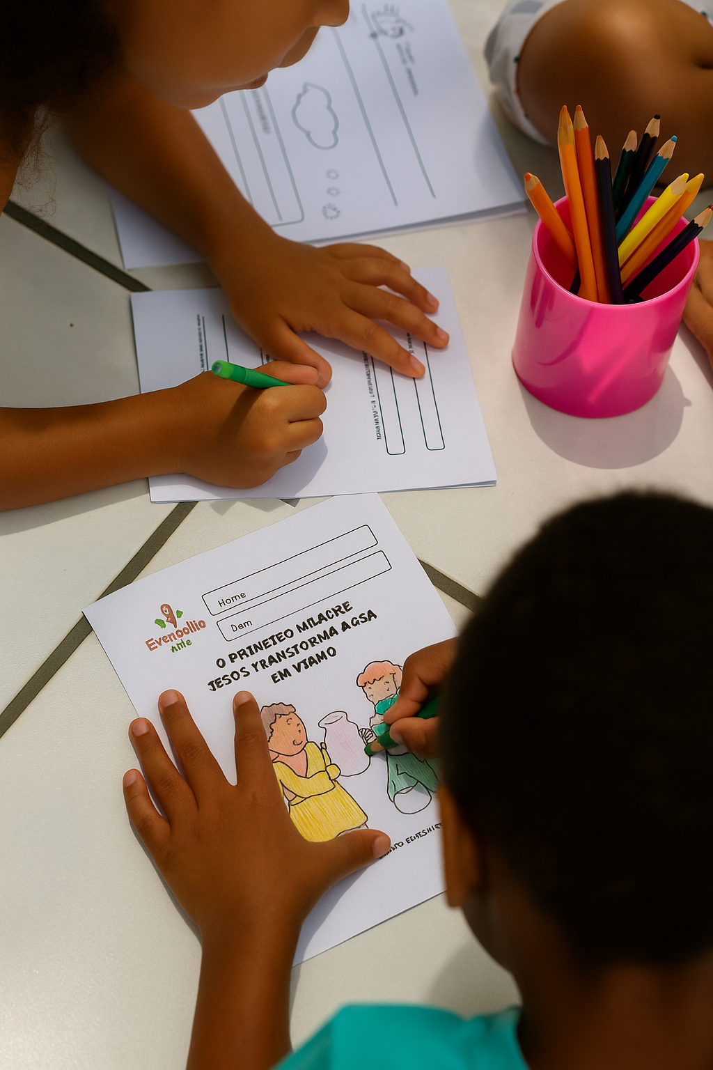 Criança colorindo atividade Evangelho Kids